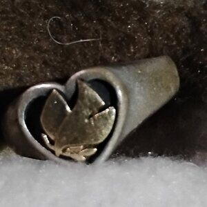 Retired James Avery Dove Heart Ring
